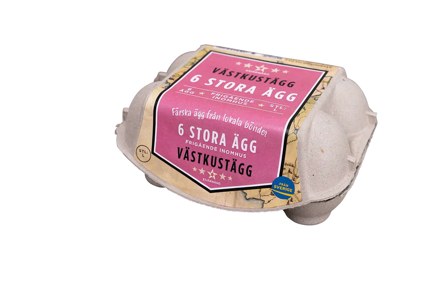 En beige kartong som innehåller sex ägg med en rosa och brun etikett på svenska med texten VÄSTKUSTÄGG 6 STORA ÄGG och som anger att äggen är färska, kommer från närområdet och är frigående.