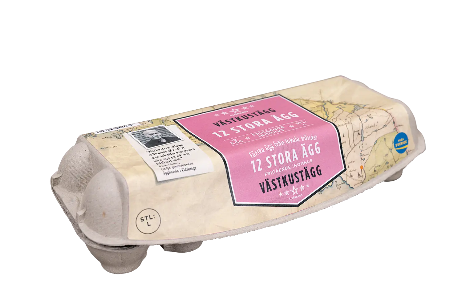 En kartong med ägg av märket Västkustägg innehållande 12 stora ägg. Förpackningen är beige med en rosa etikett och svensk text, inklusive en kartbild och certifieringslogotyper.