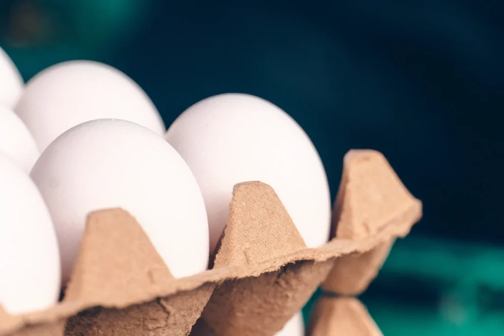 En kartong med ägg.